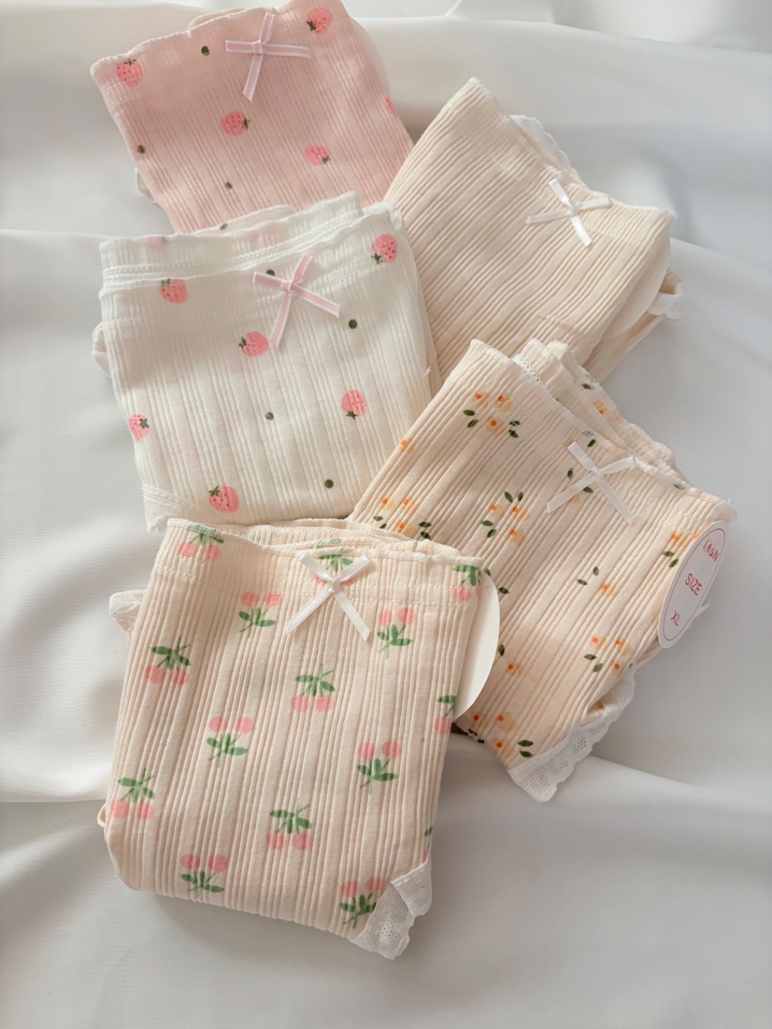 شورت نخی وارداتی گل گلی🌸🍓